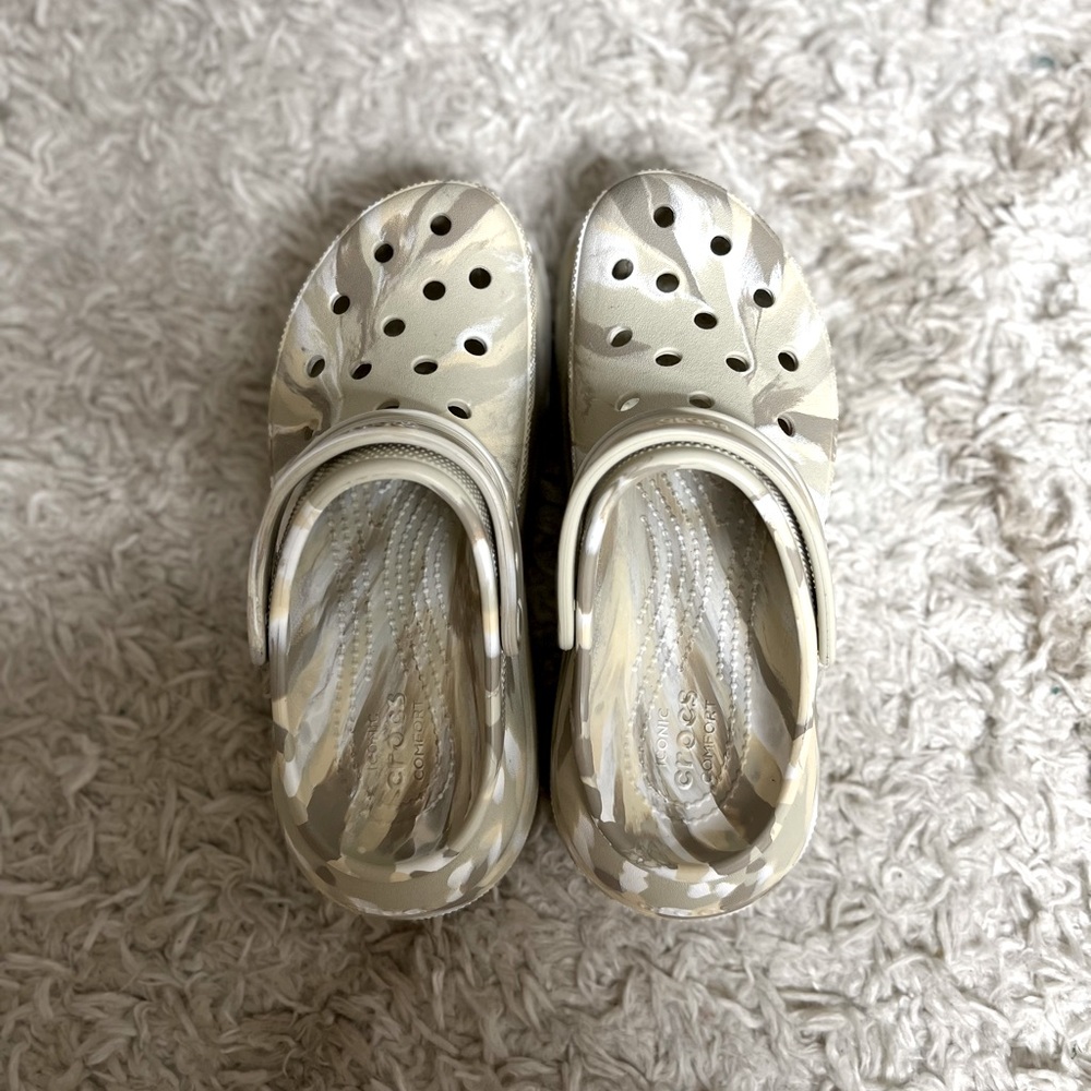 Marble Platform Crocs - Picture 5 of 7